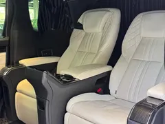 2020 Lexus LM 300h, чёрный — фото 6