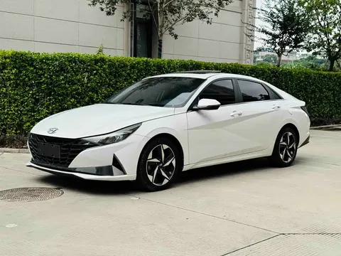 2022 Hyundai Elantra 240TGDi DCT LUX Premium