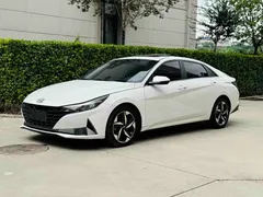 2022 Hyundai Elantra 240TGDi DCT LUX Premium, белый — фото 1
