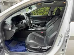 2022 Hyundai Elantra 240TGDi DCT LUX Premium, белый — фото 4