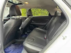 2022 Hyundai Elantra 240TGDi DCT LUX Premium, белый — фото 5
