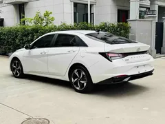 2022 Hyundai Elantra 240TGDi DCT LUX Premium, белый — фото 10