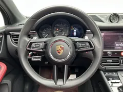 2023 Porsche Macan 2.0T — фото 16