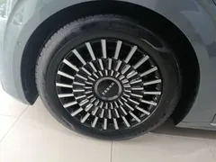 2024 Zeekr 009 6-Seat Executive 4WD 108kWh — фото 23