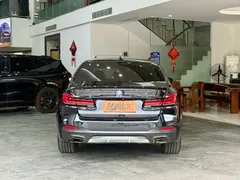 2023 BMW 5 Series 530Li Leading M Sport Package, чёрный — фото 13