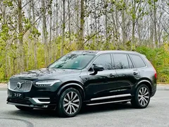 2021 Volvo XC90 B6 Sport 7, чёрный — фото 1