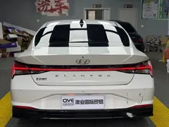 2022 Hyundai Elantra 1.5L CVT LUX Premium, белый — фото 5