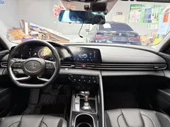 2022 Hyundai Elantra 1.5L CVT LUX Premium, белый — фото 10