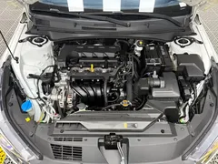 2022 Hyundai Elantra 1.5L CVT LUX Premium, белый — фото 22
