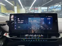 2021 Toyota Sienna 2.5L Hybrid Platinum, белый — фото 17