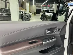 2021 Toyota Sienna 2.5L Hybrid Platinum, белый — фото 20