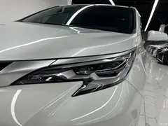 2021 Toyota Sienna 2.5L Hybrid Platinum, белый — фото 25