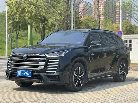 Toyota Crown Kluger 2022