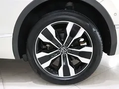 2022 Volkswagen Tiguan L 330TSI AT 2WD R-Line Yuexiang — фото 20