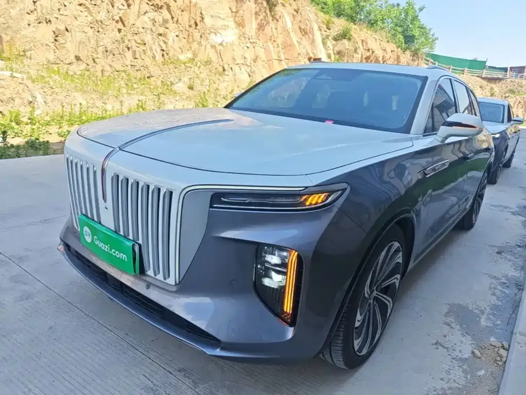 2022 Hongqi E-HS9 660km