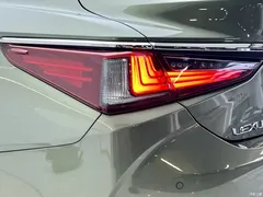 2020 Lexus ES 200 Excellence, зелёный — фото 15