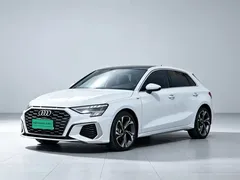 2022 Audi A3 Sportback 35 TFSI Luxury Sport, белый — фото 1