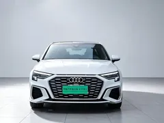 2022 Audi A3 Sportback 35 TFSI Luxury Sport, белый — фото 2