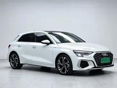 2022 Audi A3 Sportback 35 TFSI Luxury Sport, белый — фото 3