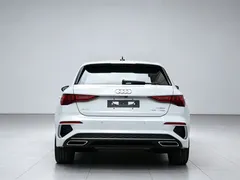 2022 Audi A3 Sportback 35 TFSI Luxury Sport, белый — фото 6