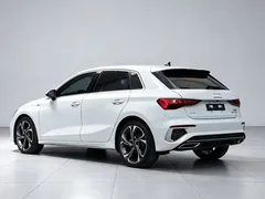 2022 Audi A3 Sportback 35 TFSI Luxury Sport, белый — фото 7