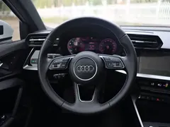 2022 Audi A3 Sportback 35 TFSI Luxury Sport, белый — фото 14