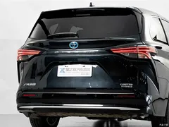 2023 Toyota Sienna 2.5L Hybrid Premium — фото 7