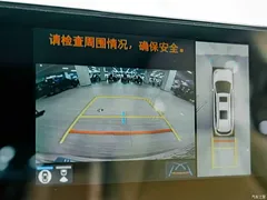 2023 Toyota Sienna 2.5L Hybrid Premium — фото 11