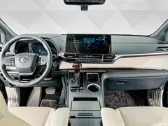 2023 Toyota Sienna 2.5L Hybrid Premium — фото 12