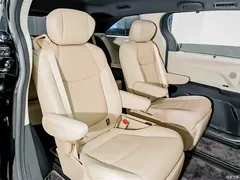 2023 Toyota Sienna 2.5L Hybrid Premium — фото 22