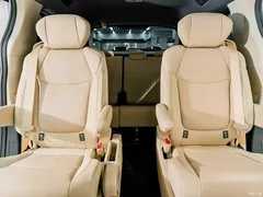 2023 Toyota Sienna 2.5L Hybrid Premium — фото 24