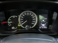 2022 Toyota Levin Hybrid 1.8H E-CVT Luxury — фото 7