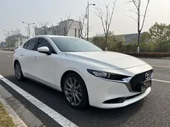 2021 Mazda 3 2.0L AT, белый — фото 2
