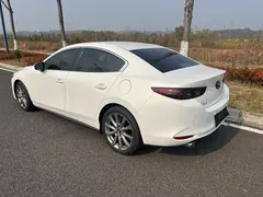 2021 Mazda 3 2.0L AT, белый — фото 4