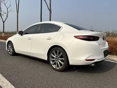 2021 Mazda 3 2.0L AT, белый — фото 6