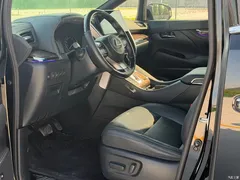2023 Toyota Vellfire Crown Hybrid 2.5L HV Premium — фото 10