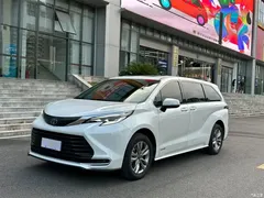 2023 Toyota Sienna 2.5L Hybrid Comfort — фото 1