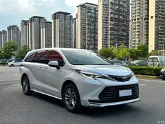 2023 Toyota Sienna 2.5L Hybrid Comfort — фото 3