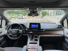 2023 Toyota Sienna 2.5L Hybrid Comfort — фото 7