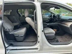 2023 Toyota Sienna 2.5L Hybrid Comfort — фото 11