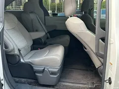 2023 Toyota Sienna 2.5L Hybrid Comfort — фото 12