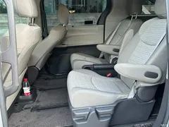 2023 Toyota Sienna 2.5L Hybrid Comfort — фото 13