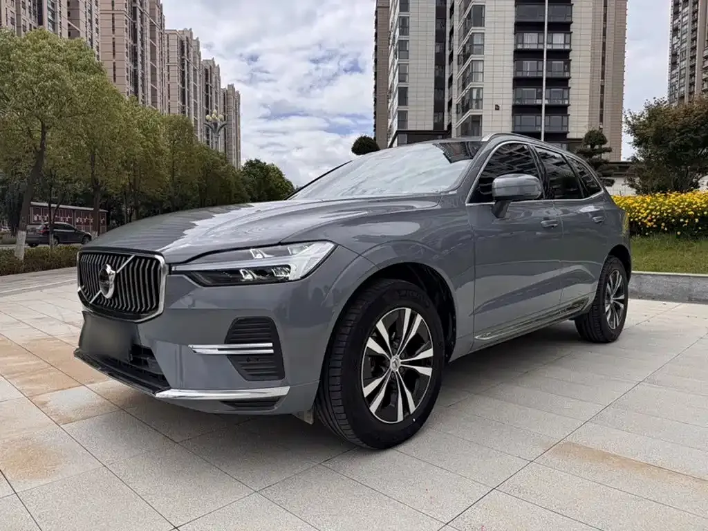 2023 Volvo XC60 4WD Luxury