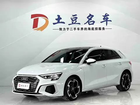 2023 Audi A3 Sportback 35 TFSI Luxury Sport