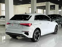2023 Audi A3 Sportback 35 TFSI Luxury Sport, белый — фото 4