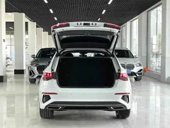 2023 Audi A3 Sportback 35 TFSI Luxury Sport, белый — фото 16