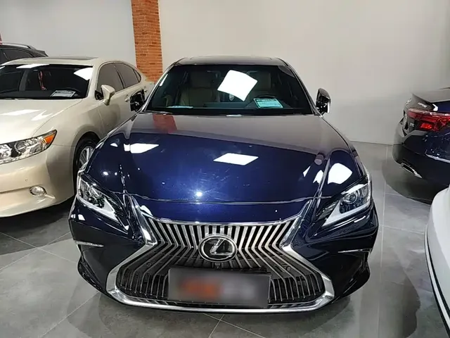 2020 Lexus ES 200