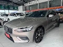 2022 Volvo S60 B4 Luxury — фото 1
