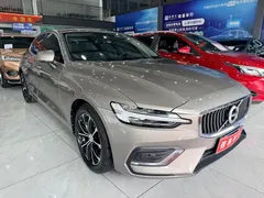 2022 Volvo S60 B4 Luxury — фото 15