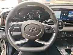 2022 Hyundai Elantra 1.5L CVT LUX Premium, белый — фото 3